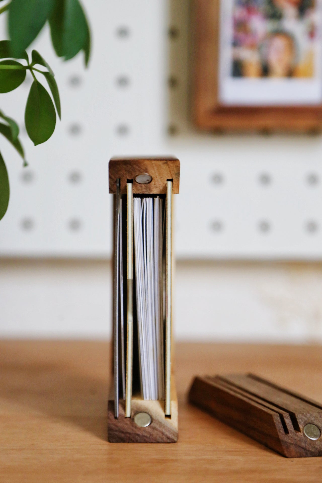 Photo Frame Magnet, Self-Adhesive Refrigerator Magnet Frame for Instant Photos Storage